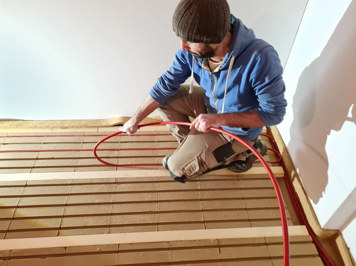 Lethermo Fußbodenheizung wird verlegt.